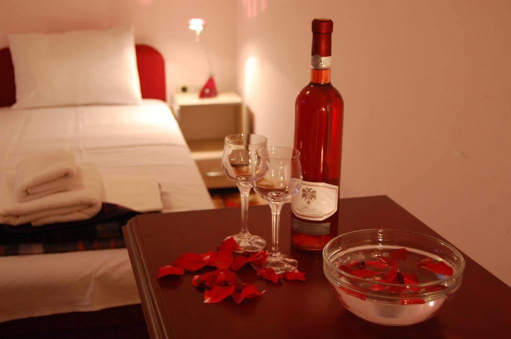 Hotel Montenegro Struga Exterior foto